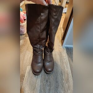 Women size 9.5 boot